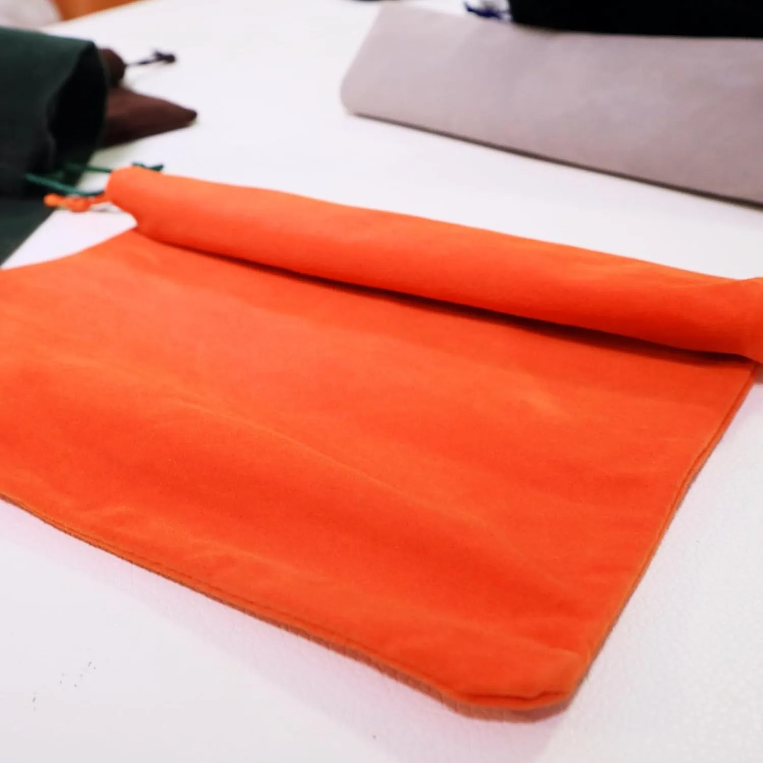 Aestivate 8 Pack Large Velvet Drawstring Pouch, Velvet Bag 810 Inch Storage Bag Cosmetics Pouches Dust Bag 8 Pieces(Orange)